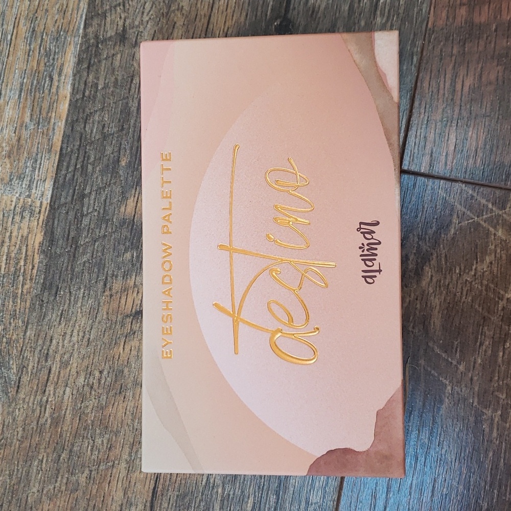 NEW Alamar Destino Eyeshadow Palette